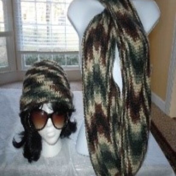 BEENIE & SCARF SET - Picture 1 of 1
